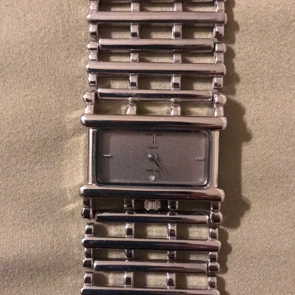 Watch - Picture 2 of 3